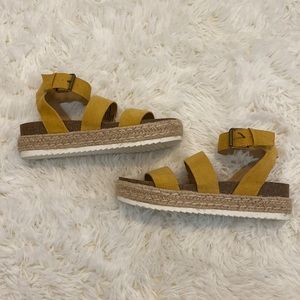 Platform Sandals size 9